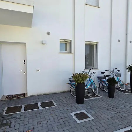 Home23jesolo! Beach, Parking And Bikes Included